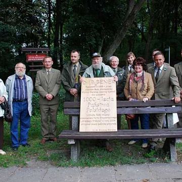 Grafika Nadzwyczajni goście zwiedzali „Krynicki Starodrzew”